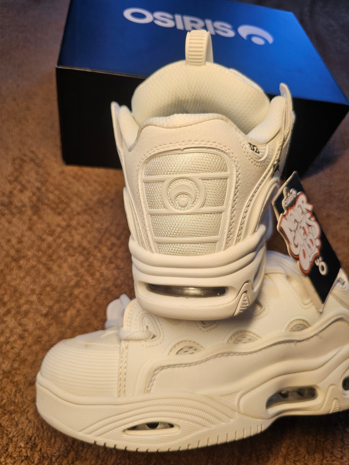 D3 white