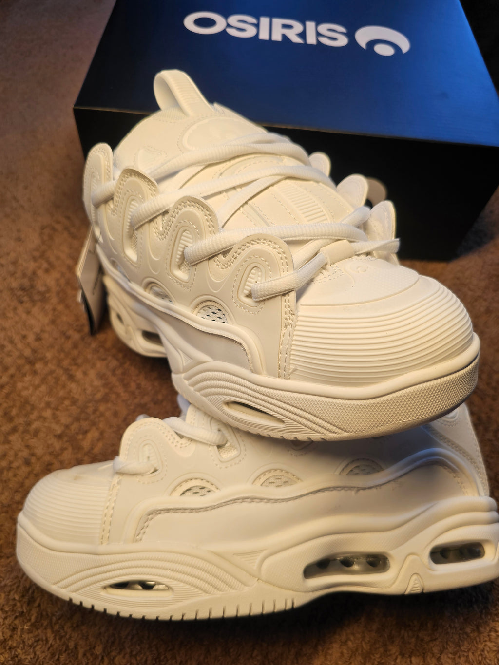 D3 white