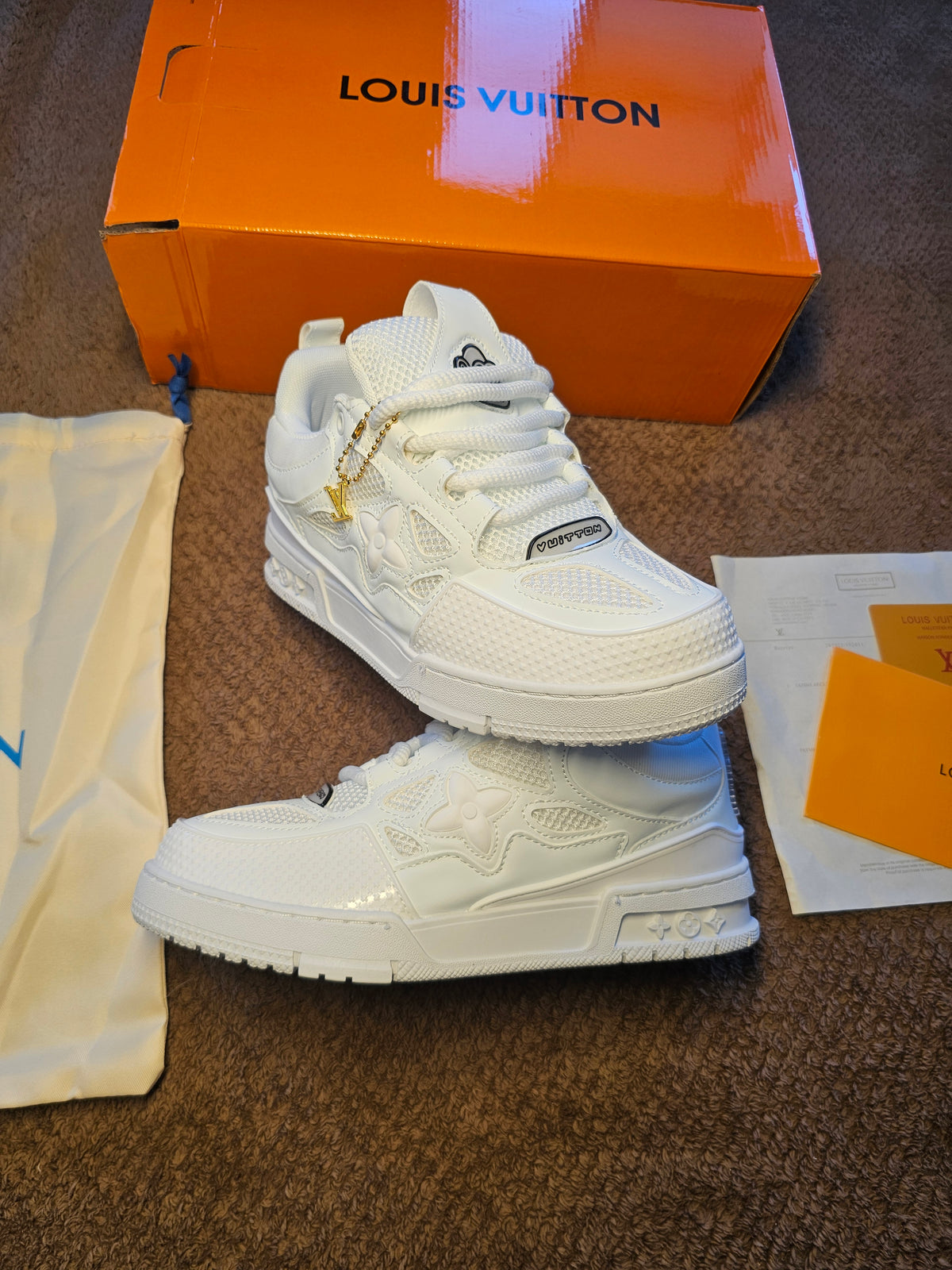 Lv stake white