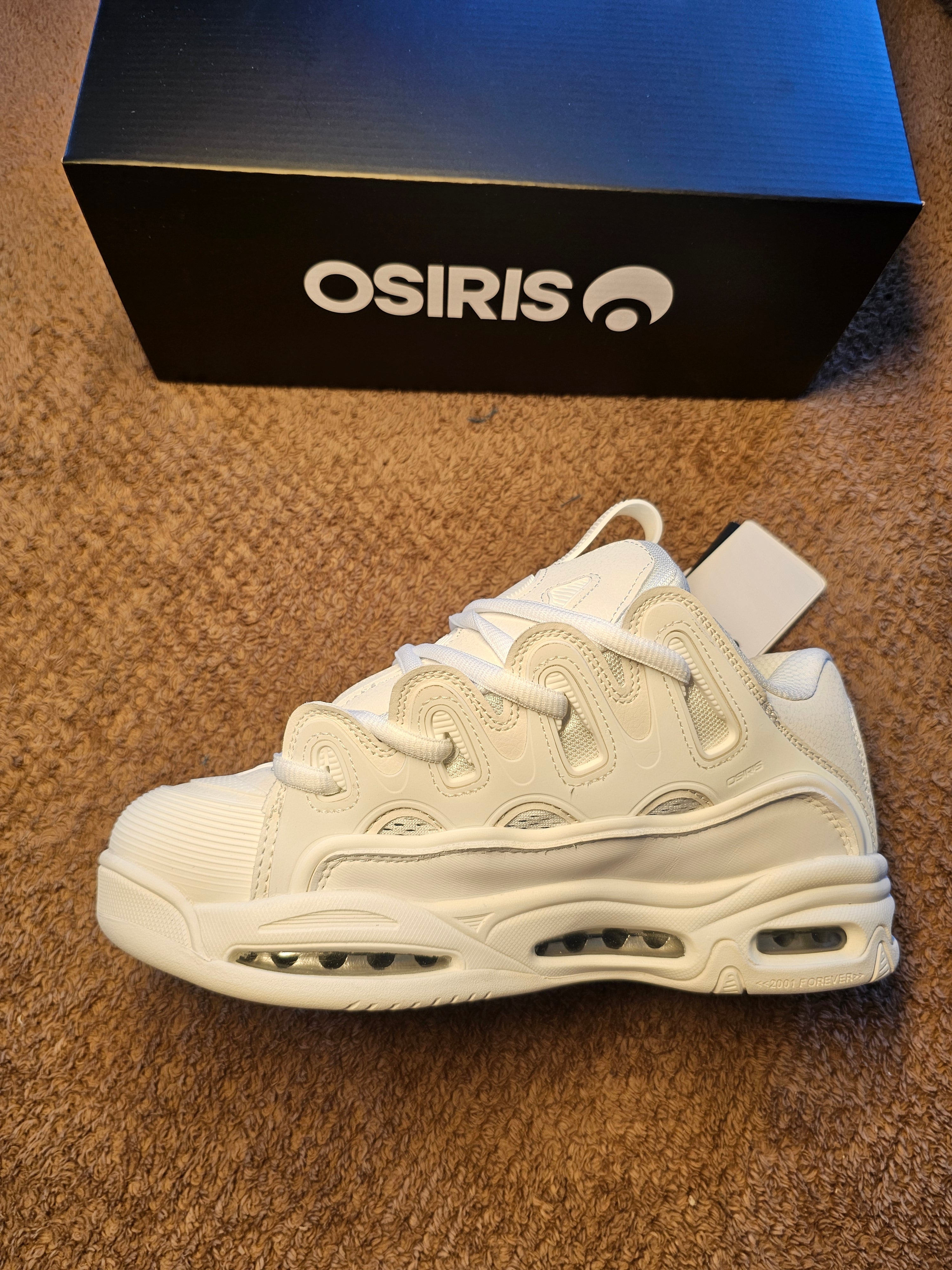 D3 white