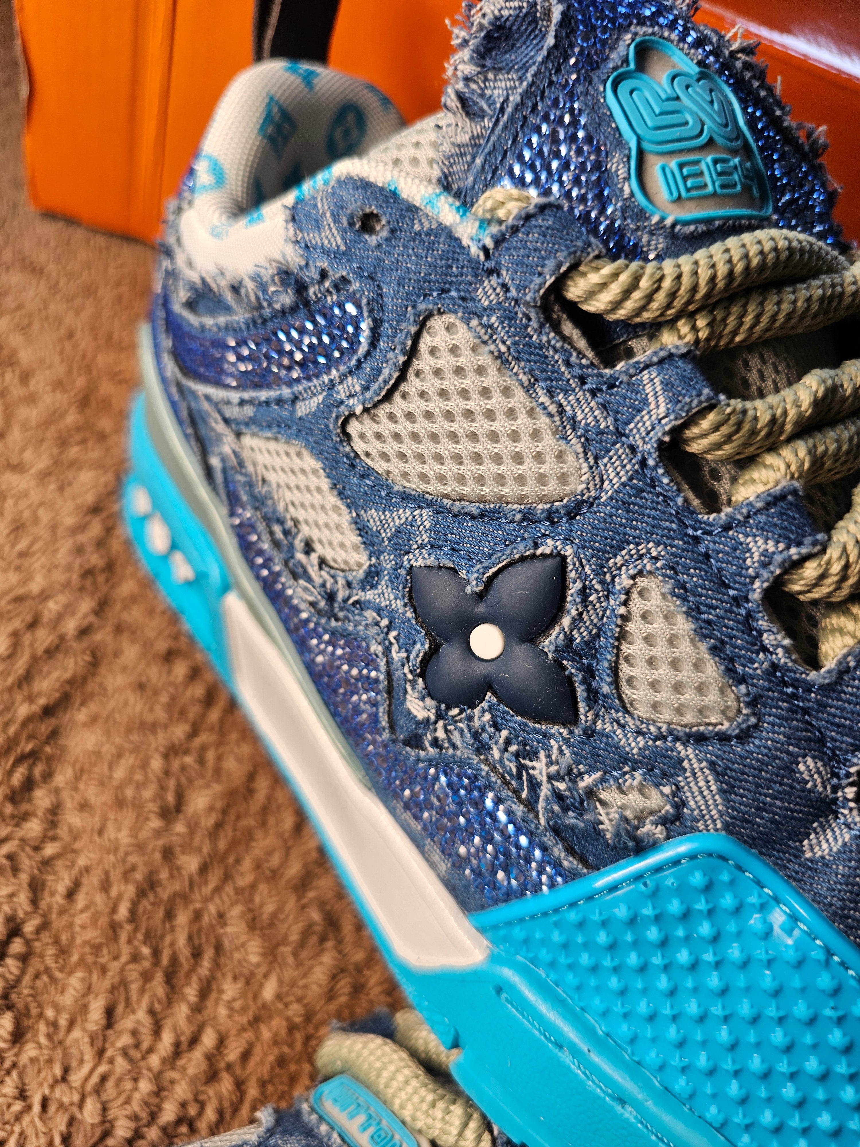 Lv Trainer blue denim