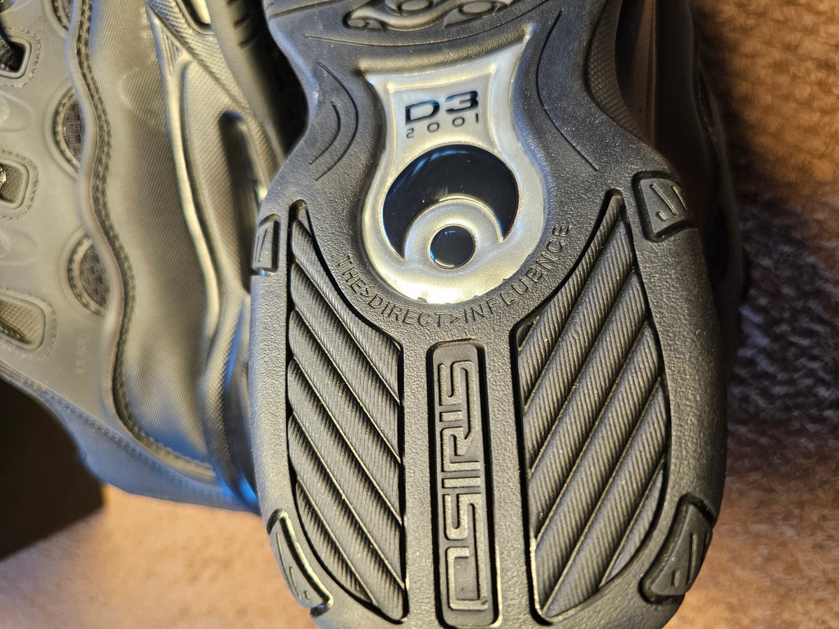 D3 black