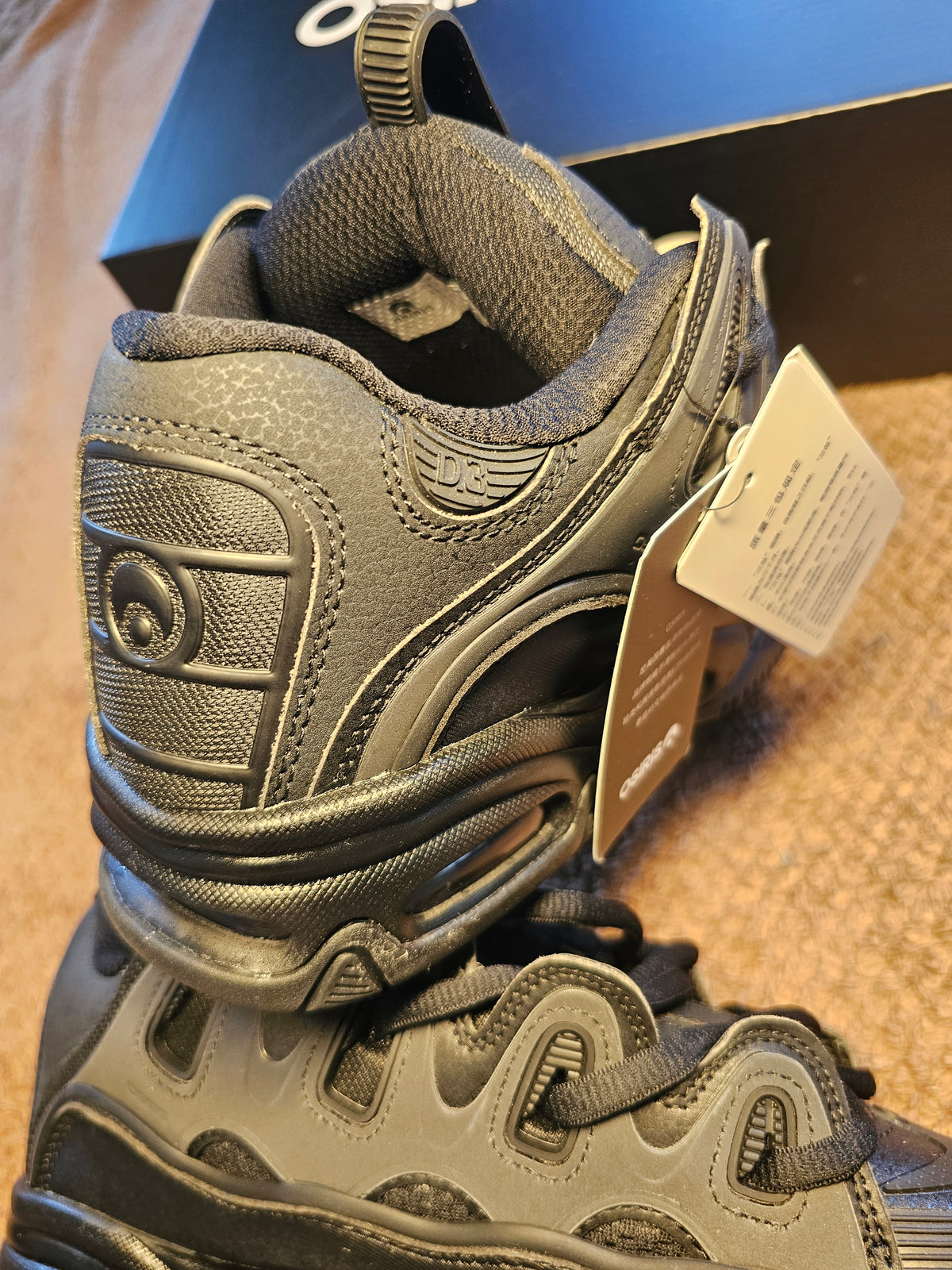 D3 black